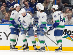 Canucks Lightning Hockey