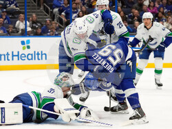 Canucks Lightning Hockey