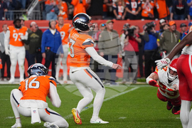 Chiefs Broncos Football