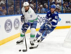 Canucks Lightning Hockey