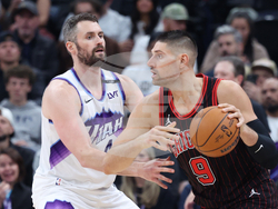 Bulls Jazz Basketball