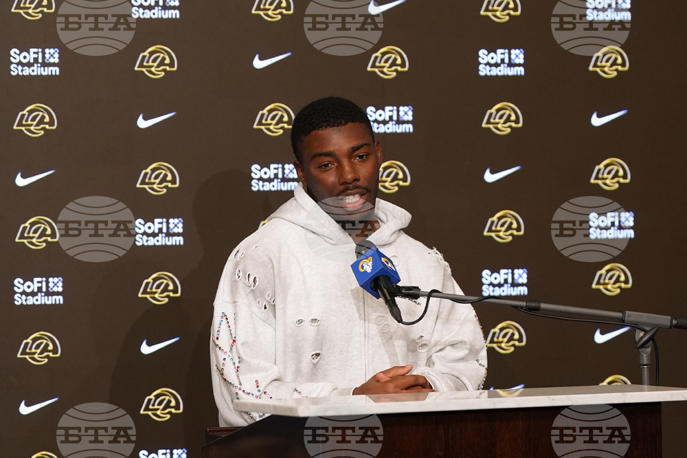 CORRECTION Seahawks Rams Football