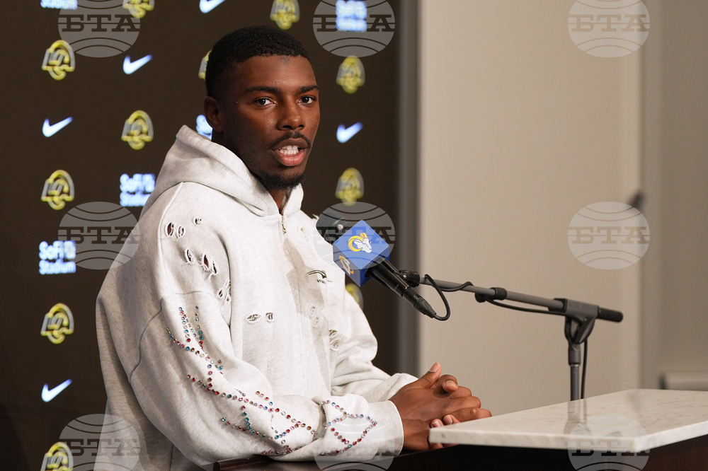 CORRECTION Seahawks Rams Football