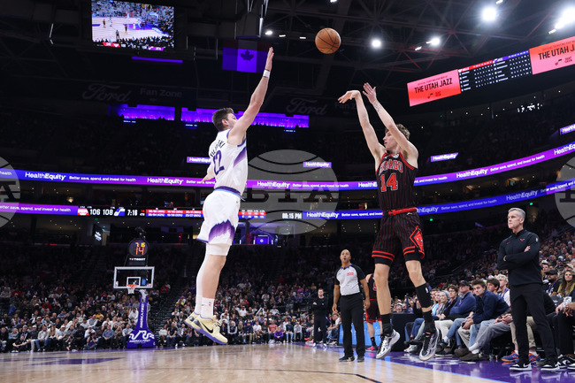 Юта Джаз достигна 150 точки при победата над Чикаго Булс след продължения в НБА