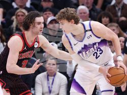 Bulls Jazz Basketball