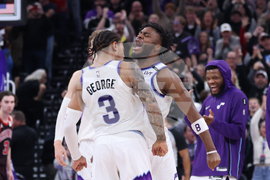 Bulls Jazz Basketball