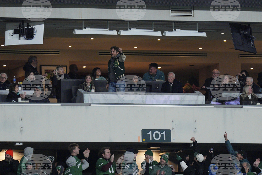 APTOPIX Lions Eagles Football