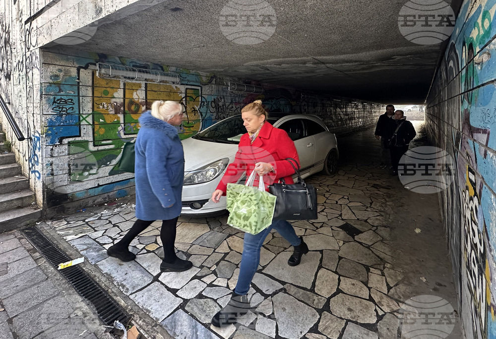 Варна - пешеходен подлез - автомобил