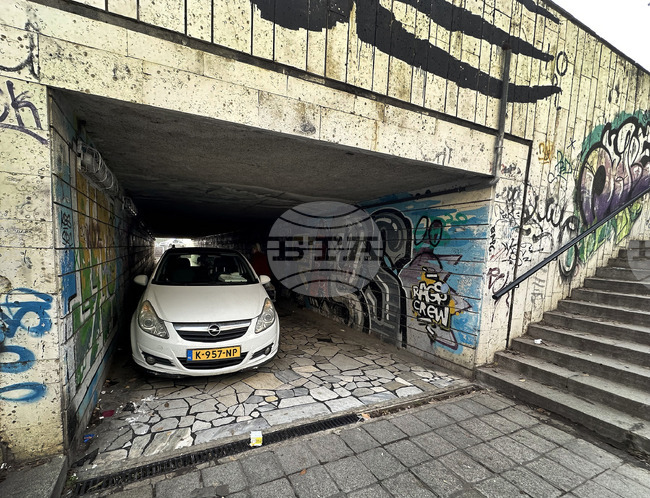 Варна - пешеходен подлез - автомобил