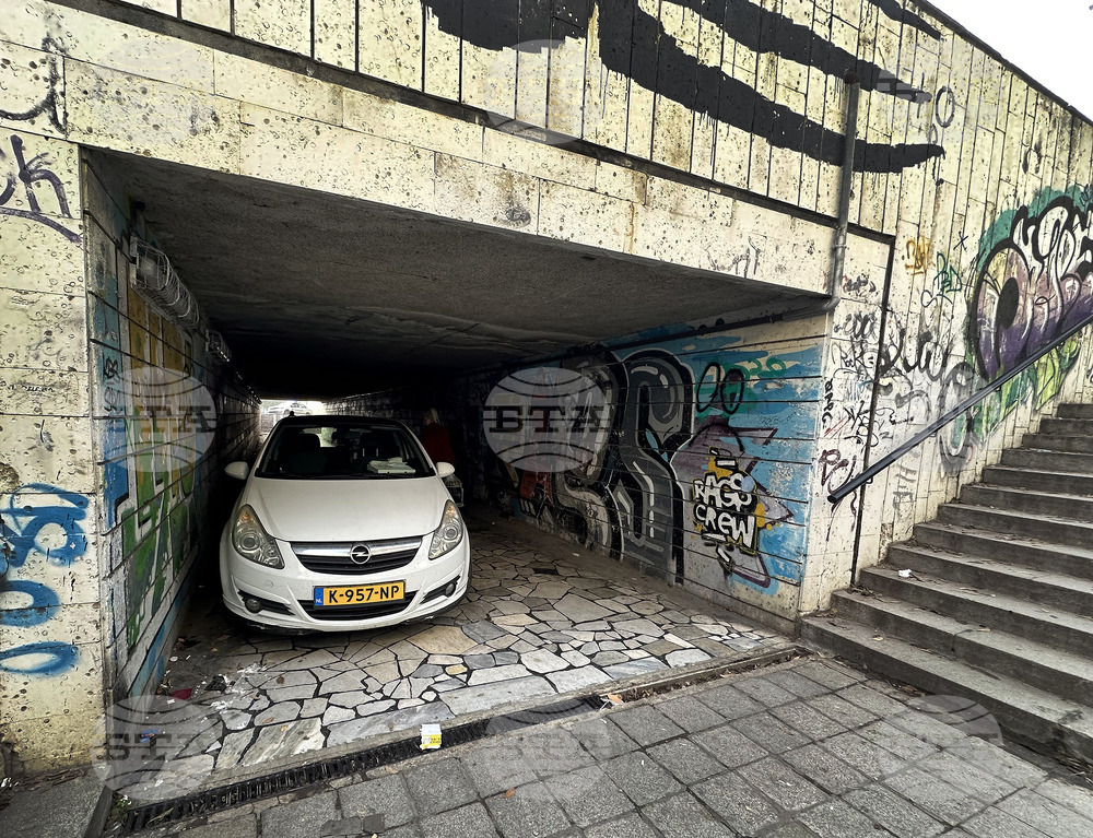 Варна - пешеходен подлез - автомобил