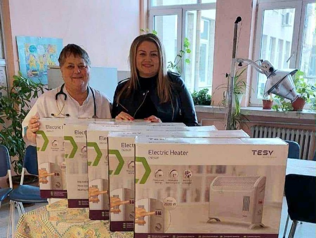 Под мотото "Ден за благодеяние" маникюристка от Свищов за пета поредна година дарява пари за благотворителност