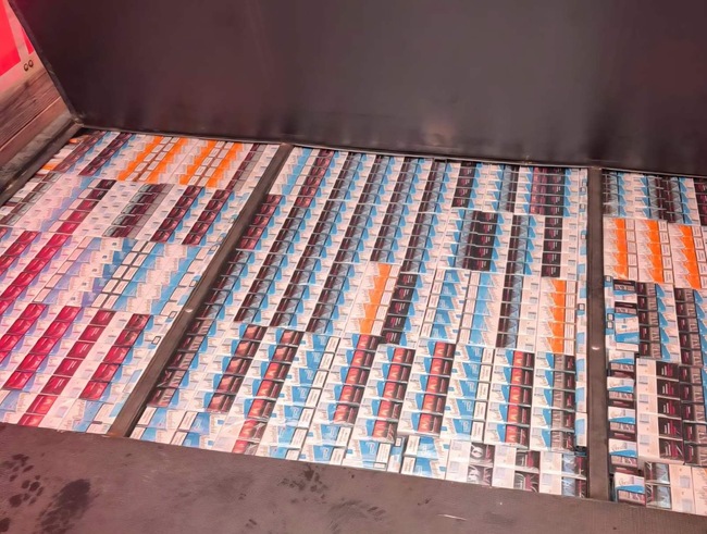 Над 240 000 къса цигари задържаха митническите служители на МП Златарево