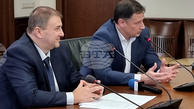 ЕС затяга контрола върху изпирането на пари и финансирането на тероризма, каза евродепутатът Емил Радев