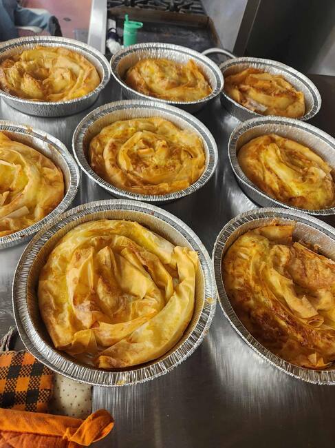 Деца от Българското неделно училище „Св. Константин-Кирил Философ” в Атланта, САЩ, приготвяха баници по време на готварски клас