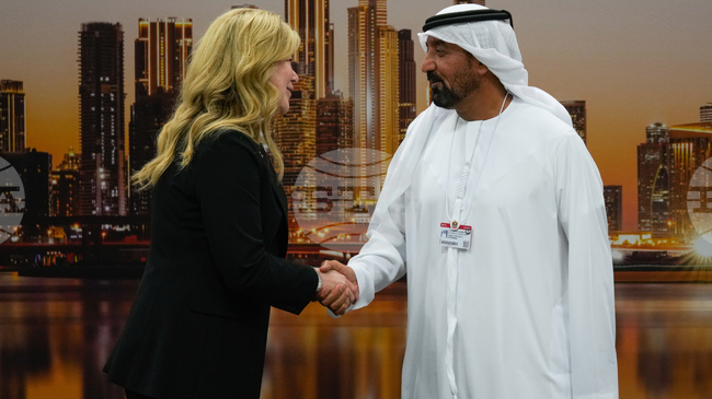 „Емирейтс Груп“ поръча 65 самолета от модела „777Екс“ на „Боинг“