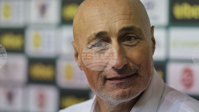 Селекционерът на женския национален отбор на България Марчело Абонданца обяви разширен състав от 39 волейболистки за турнирите през лятото