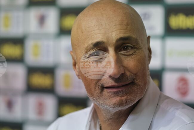 Селекционерът на женския национален отбор на България Марчело Абонданца обяви разширен състав от 39 волейболистки за турнирите през лятото