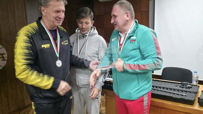 Перничанинът Румен Трендафилов спечели второто място на Държавното първенство по стрелба с пистолет с лазерно насочване за незрящи