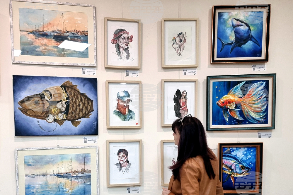 Нова изложба в Икономическия университет във Варна търси връзките между човешката душа и мълчанието на водния свят