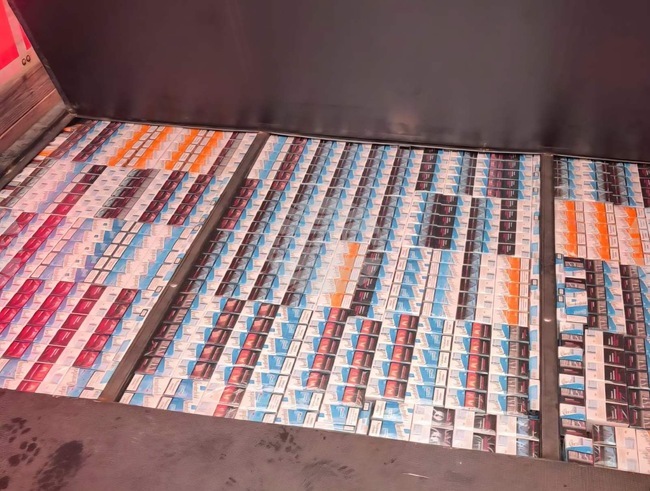 Наложено е наказание на шофьора, обвинен за контрабанда на голямо количество цигари без български акцизен бандерол през Митнически пункт "Златарево"