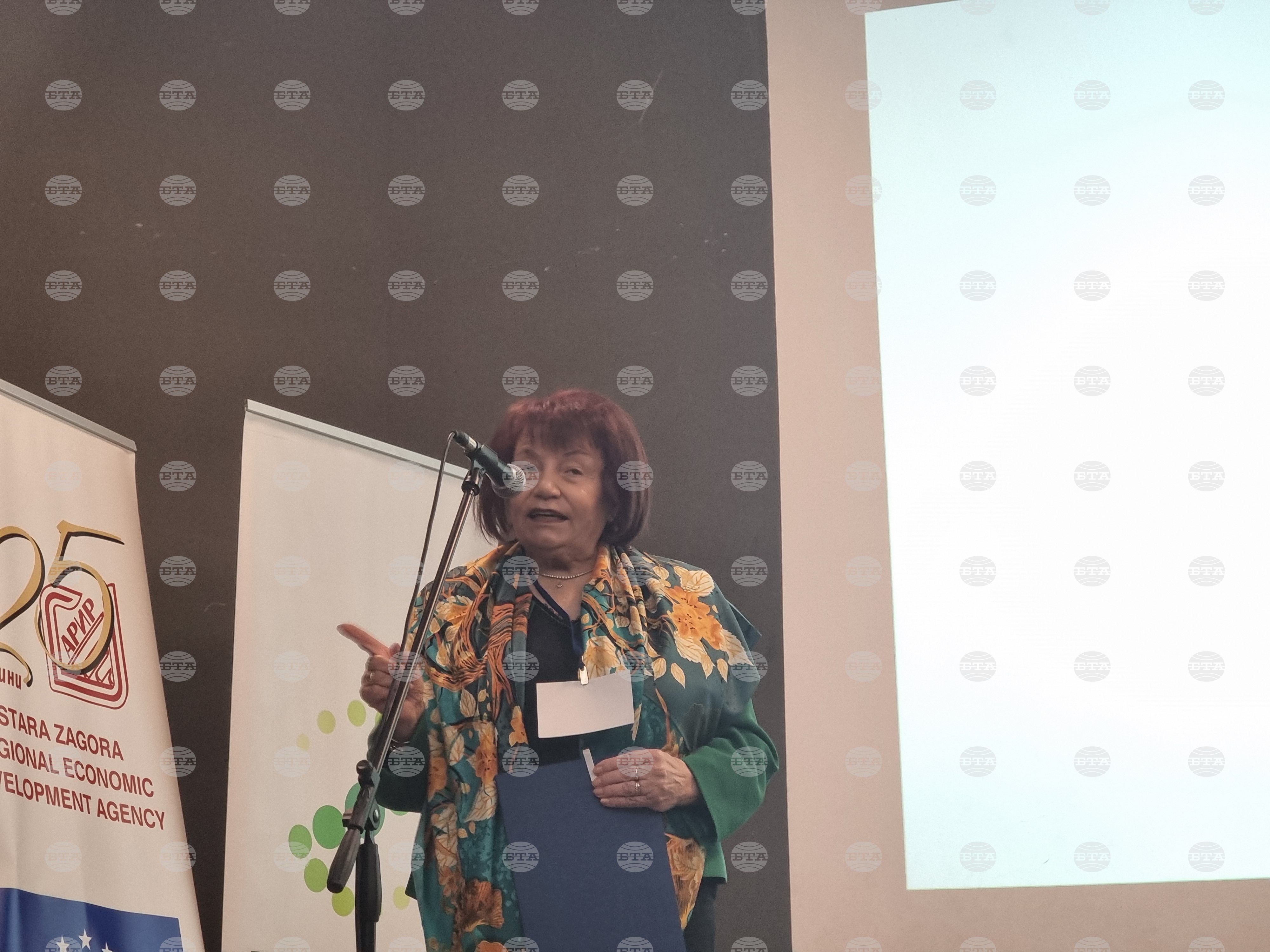 Първата основна цел на хилядолетието е опазването на околната среда, каза д-р Янка Такева, председател на Съюза на българските учители