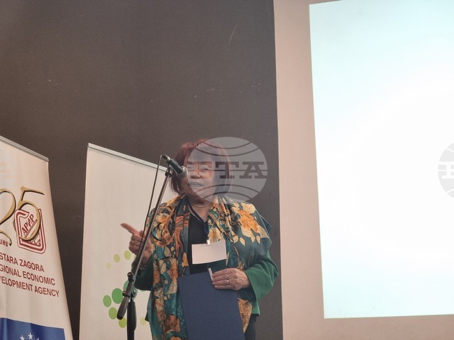 Първата основна цел на хилядолетието е опазването на околната среда, каза д-р Янка Такева, председател на Съюза на българските учители