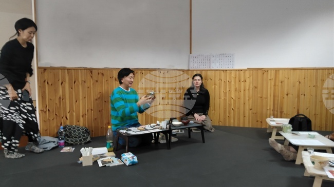 Майсторът по кинцуги Кунио Накамура представи древното изкуство в Японски културен център „Кокоро“