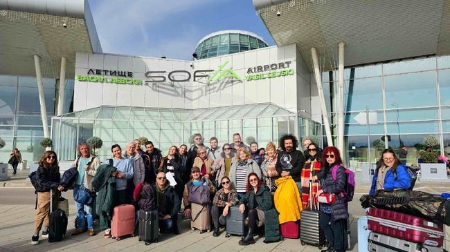 Екипът на спектакъла „Нестинари“ на Държавен куклен театър – Бургас отпътува за международно гостуване в Швеция