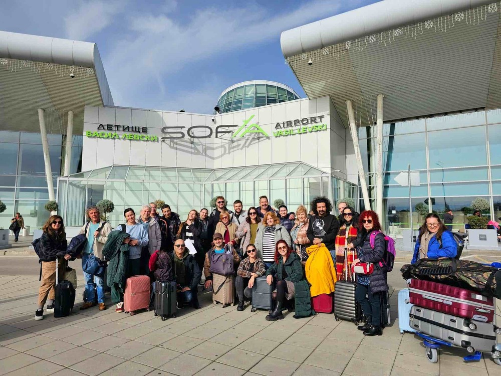 Екипът на спектакъла „Нестинари“ на Държавен куклен театър – Бургас отпътува за международно гостуване в Швеция