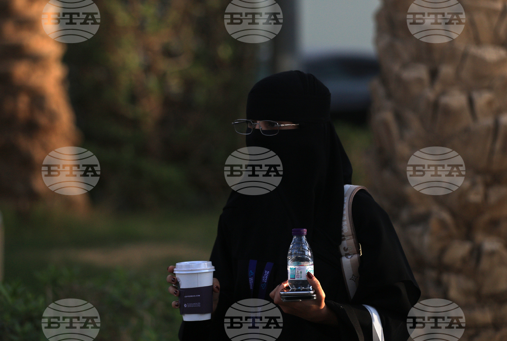 Гърция обмисля забрана за носене на бурка от непълнолетни