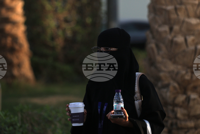 Гърция обмисля забрана за носене на бурка от непълнолетни