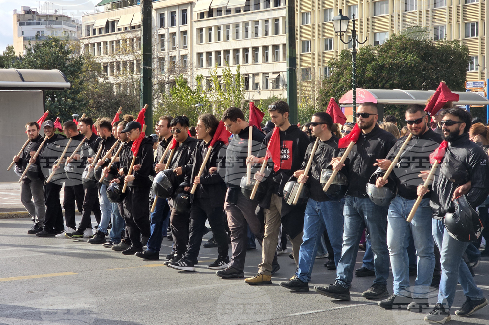 Шествие до посолството на САЩ в Атина е кулминацията на проявите за годишнината от бунтовете в Атинската политехника