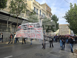 Гърция - годишнина от бунта в Атинската политехника - шествие