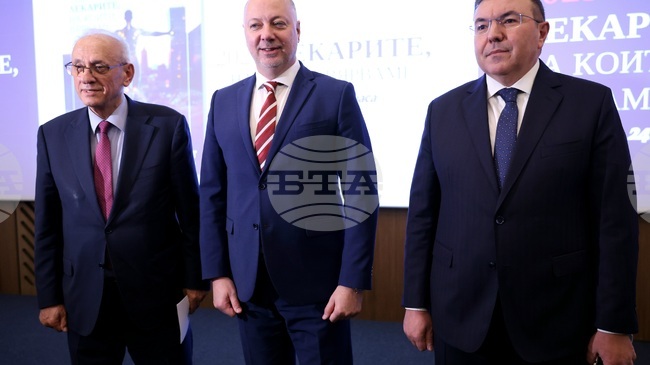 Колкото и да са значими политическите решения, нищо не е възможно без хората, без лекарите, каза премиерът Росен Желязков 