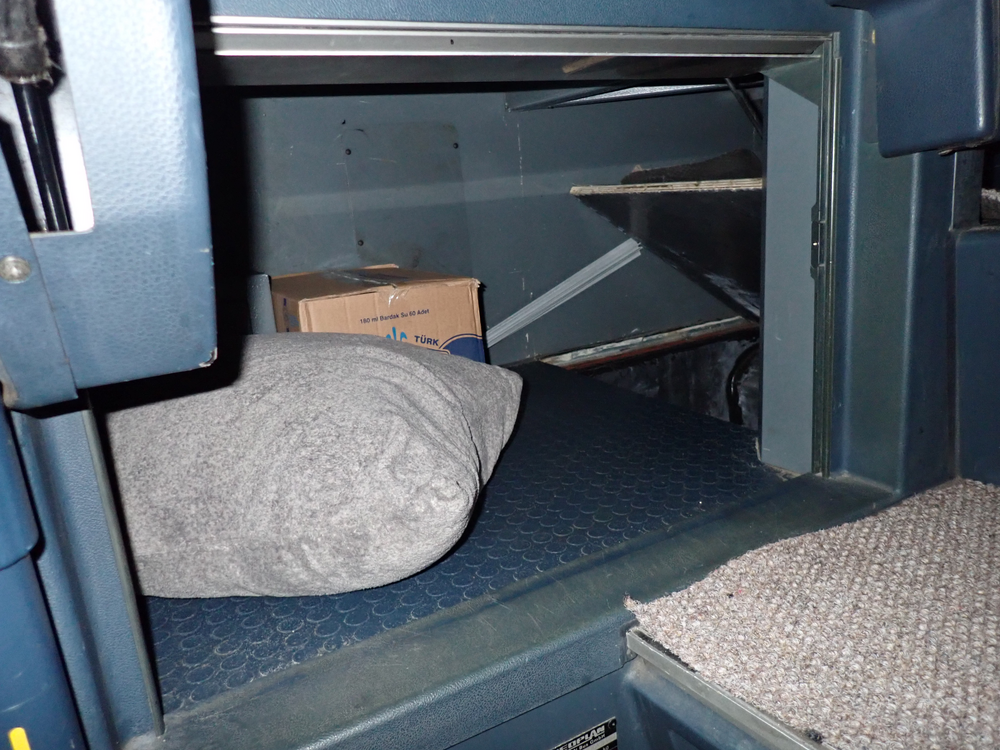 Foreigner with Two Pistols Detained at Kapitan Andreevo Border Checkpoint