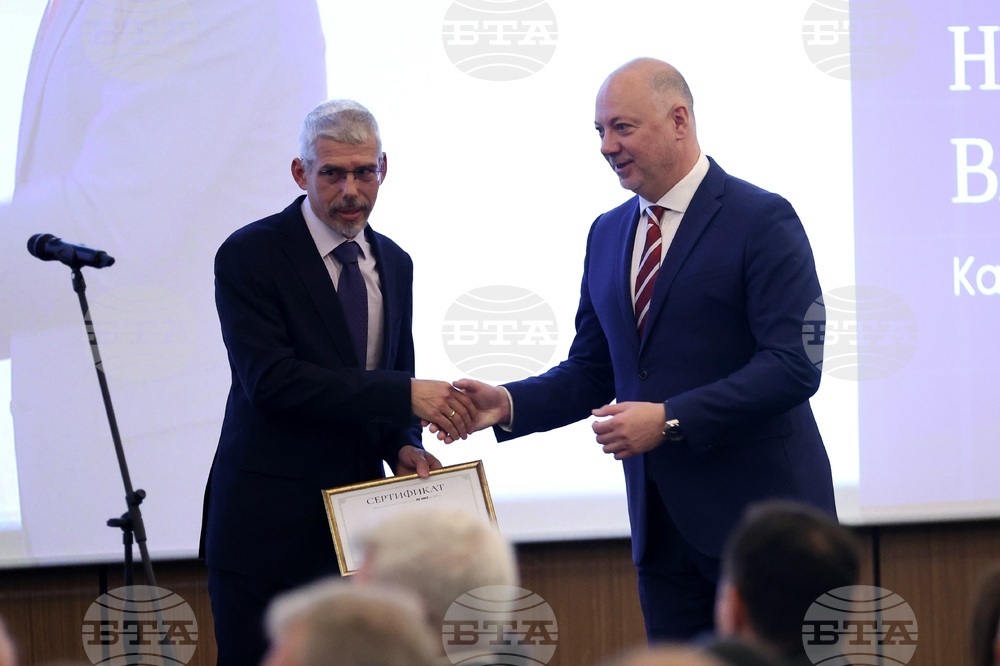 "Doctors We Trust" Forum Honours Medics for Dedication