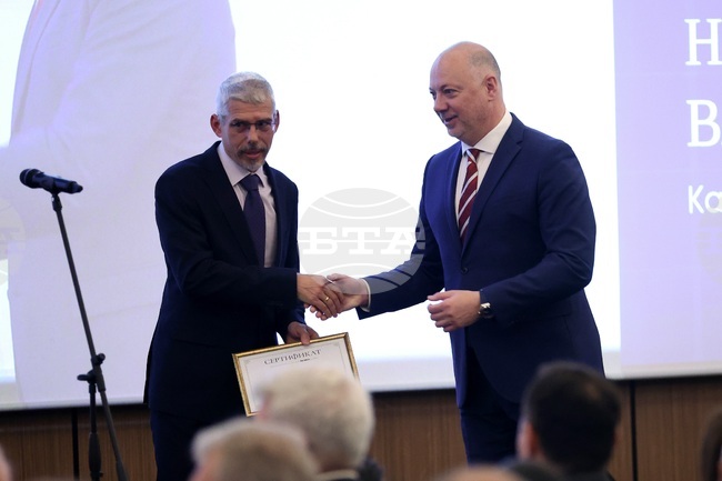 "Doctors We Trust" Forum Honours Medics for Dedication