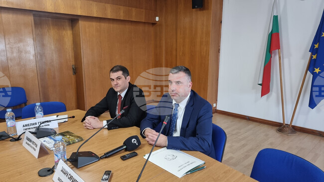 Институциите и бизнесът са в готовност за зимния туристически сезон в Смолянско и в очакване на първия сняг, според заместник-министър Павлин Петров