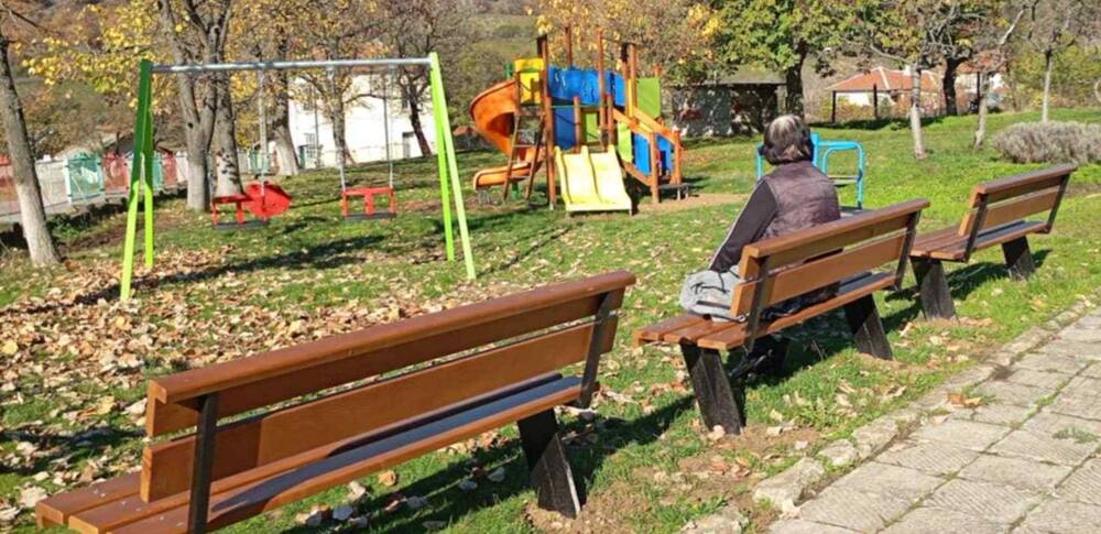 В три села в община Братя Даскалови са изградени нови зони за отдих с детски кътове 