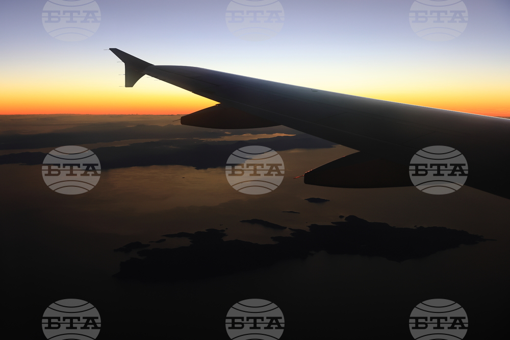 Гръцкият авиопревозвач "Иджиън еърлайнс" спира полетите до Тел Авив и Бейрут до 2 март; румънската ТАРОМ няма да лети до Тел Авив до 3 март