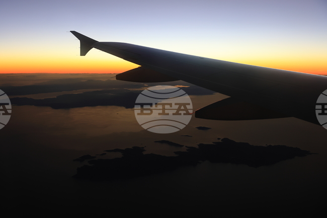 Гръцкият авиопревозвач "Иджиън еърлайнс" спира полетите до Тел Авив и Бейрут до 2 март; румънската ТАРОМ няма да лети до Тел Авив до 3 март