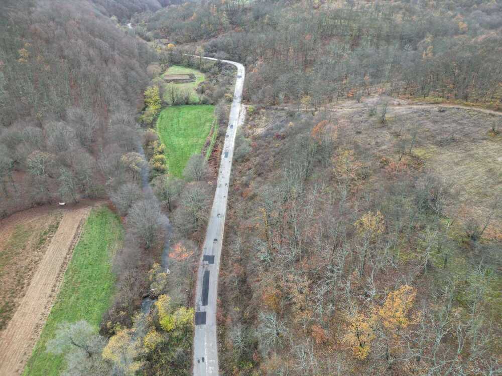 Община Котел извърши частичен ремонт на пътя към село Нейково