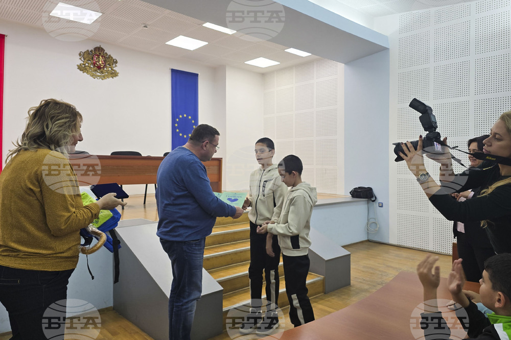 Свищов - награждаване - дете с добро сърце