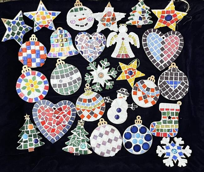 Работилница за изработване на коледни играчки организират всяка неделя след литургията от църквата „Св. Йоан Рилски“ в Лондон