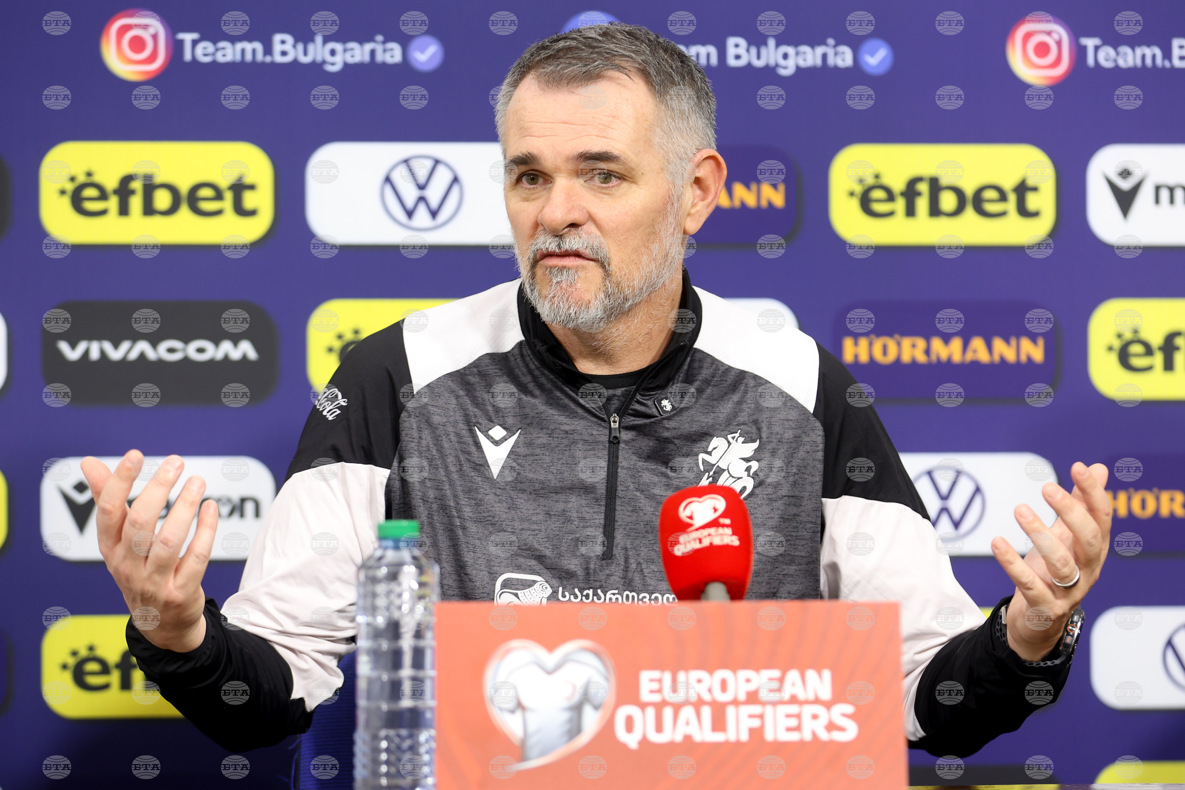 "Няма да правим експерименти, утре ще играем официален мач и искам да победим", категоричен е треньорът на Грузия Вили Саньол