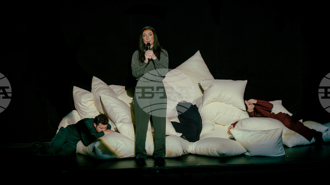 „Там“ със Снежина Петрова е четвъртият проект от програма „Апостол Карамитев“ на Народния театър