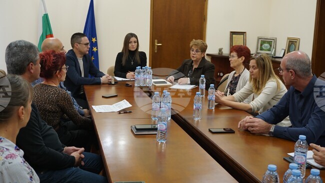 Незаконните сметища бяха във фокуса на работна среща на областния управител на Хасково с кметовете на общини