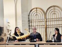 Български учен изследва древно азиатско изкуство и създава европейския образец на воден театър, снимка – личен архив