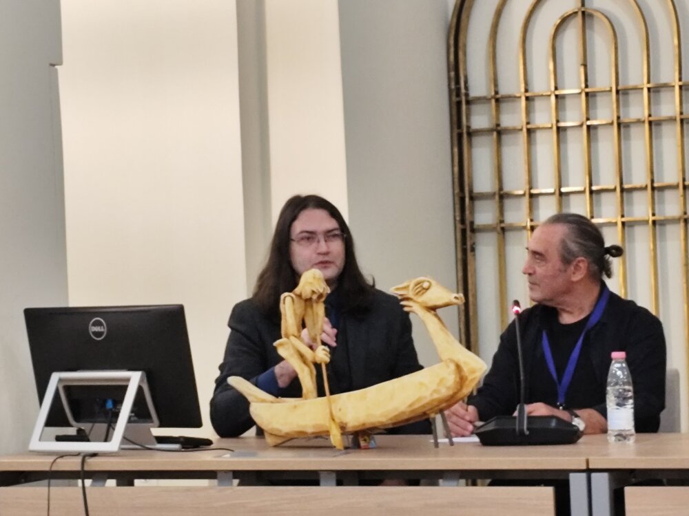 Български учен изследва древно азиатско изкуство и създава европейския образец на воден театър 