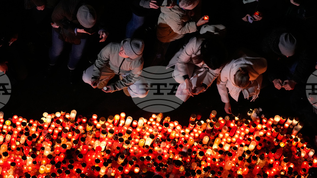 Протести бяха организирани срещу Андрей Бабиш в Прага и Роберт Фицо в Братислава по повод годишнината от Нежната революция